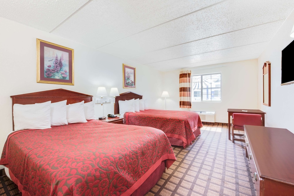 Suite, 2 Double Beds photo 1
