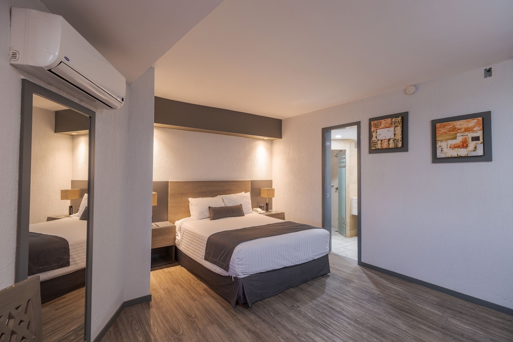 Standard Room, 1 Queen Bed