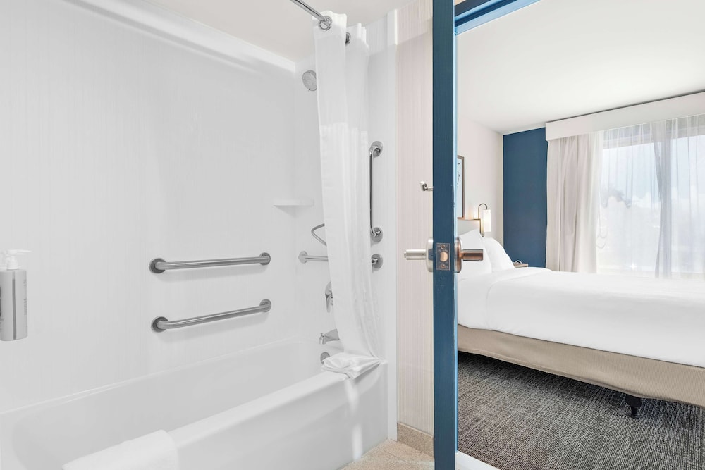Spark By Hilton Exton, 写真 4
