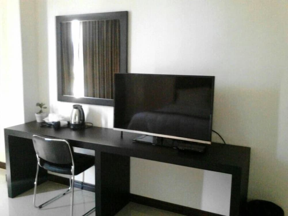Family Room photo 2