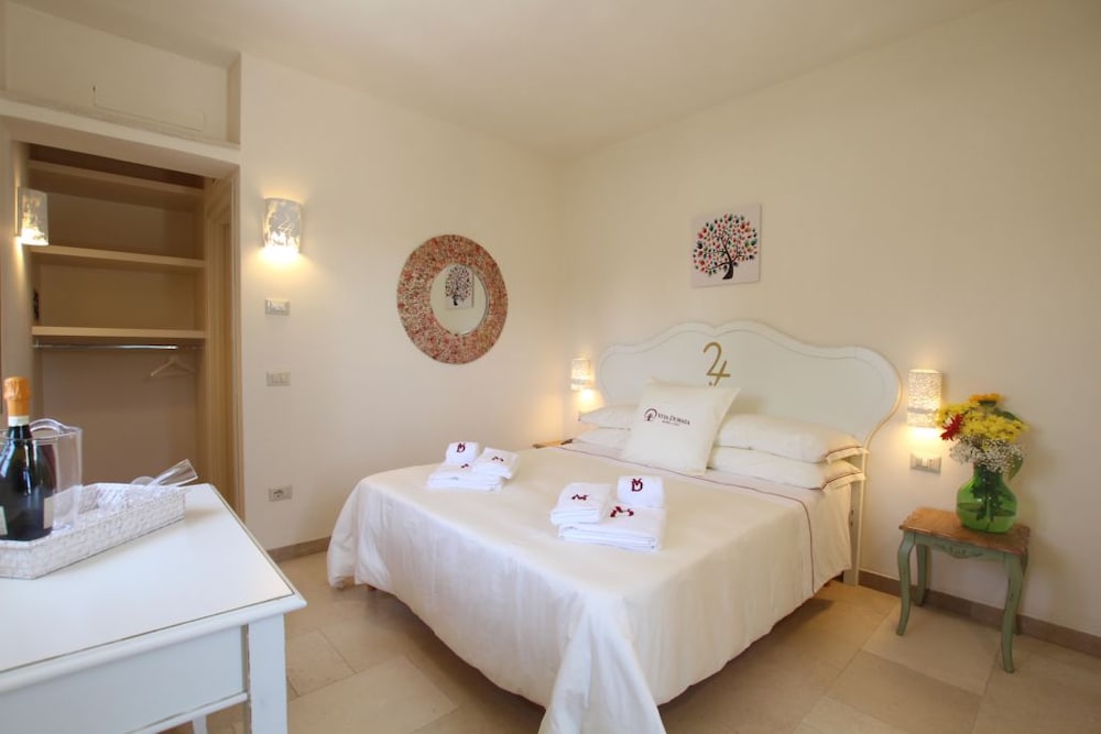Double Room, Pool View (Giove)