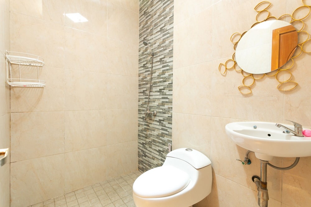 Double Room (RedDoorz) - Photo 9
