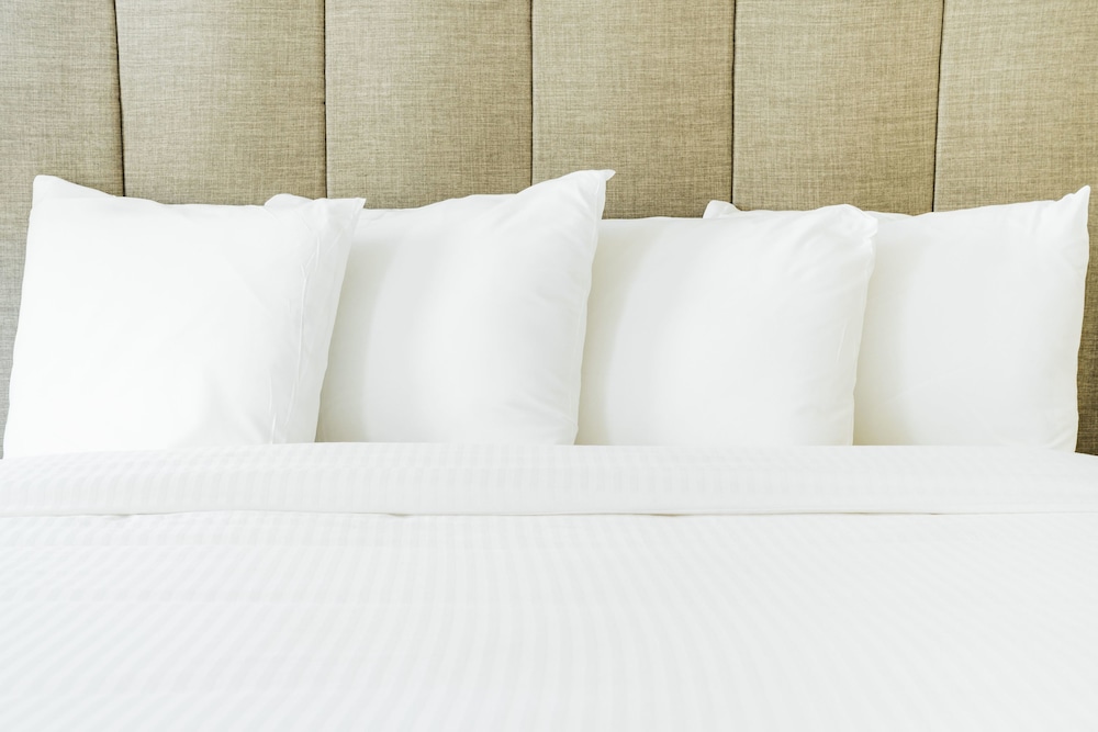 Deluxe Room, 1 King Bed, Non Smoking - Photo 2