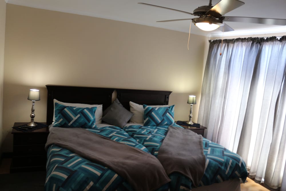 Luxury Twin Room, Ensuite photo 2