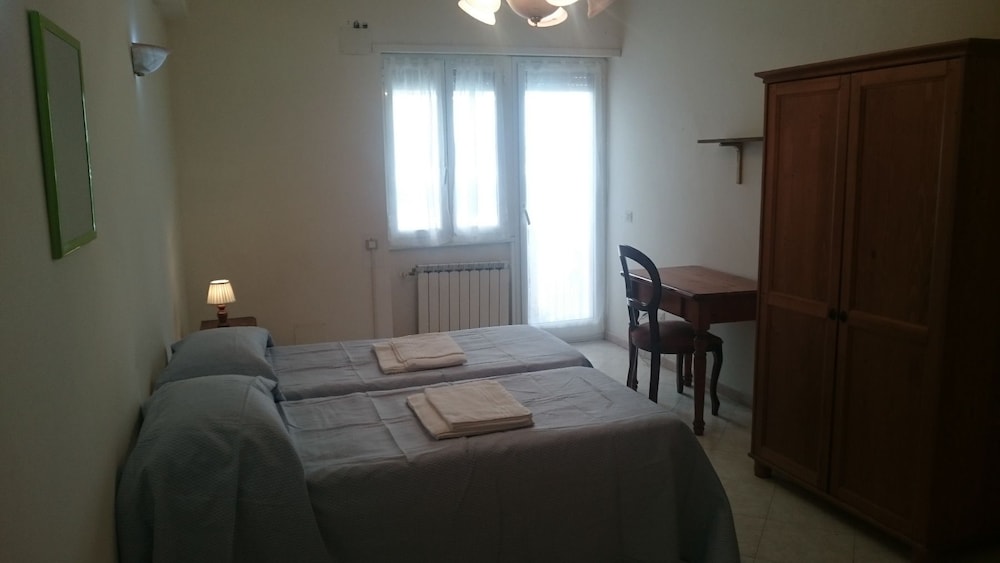 Double or Twin Room photo 2