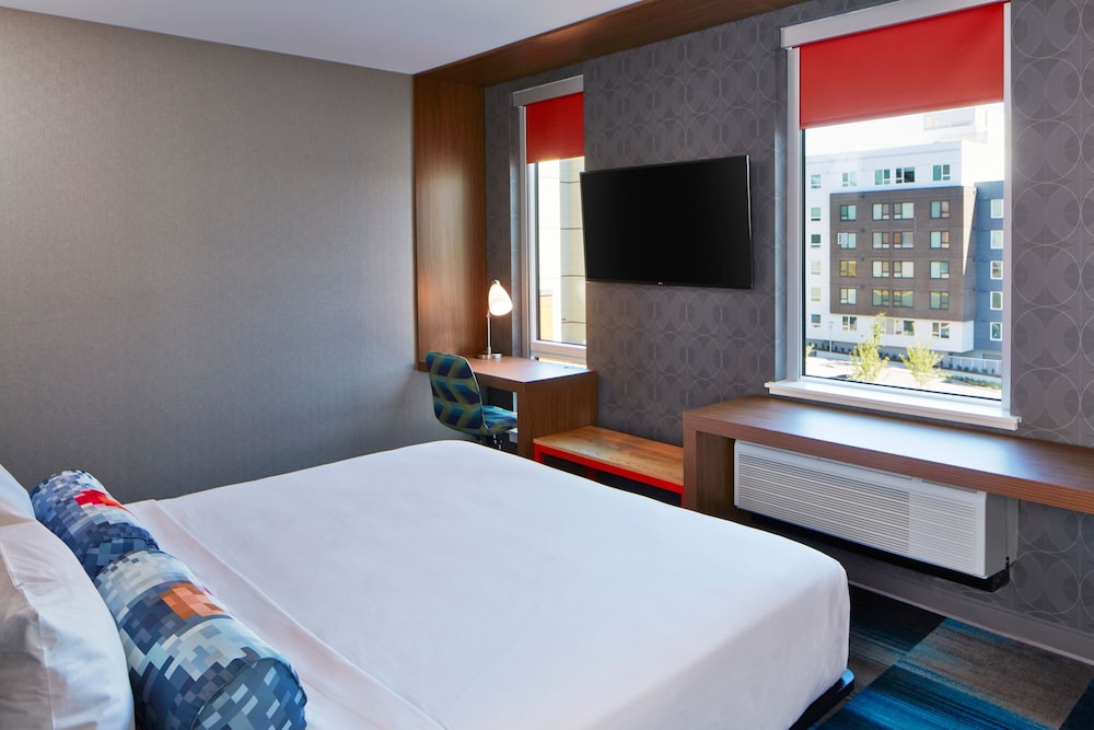 Room, 1 King Bed (Hearing Accessible)