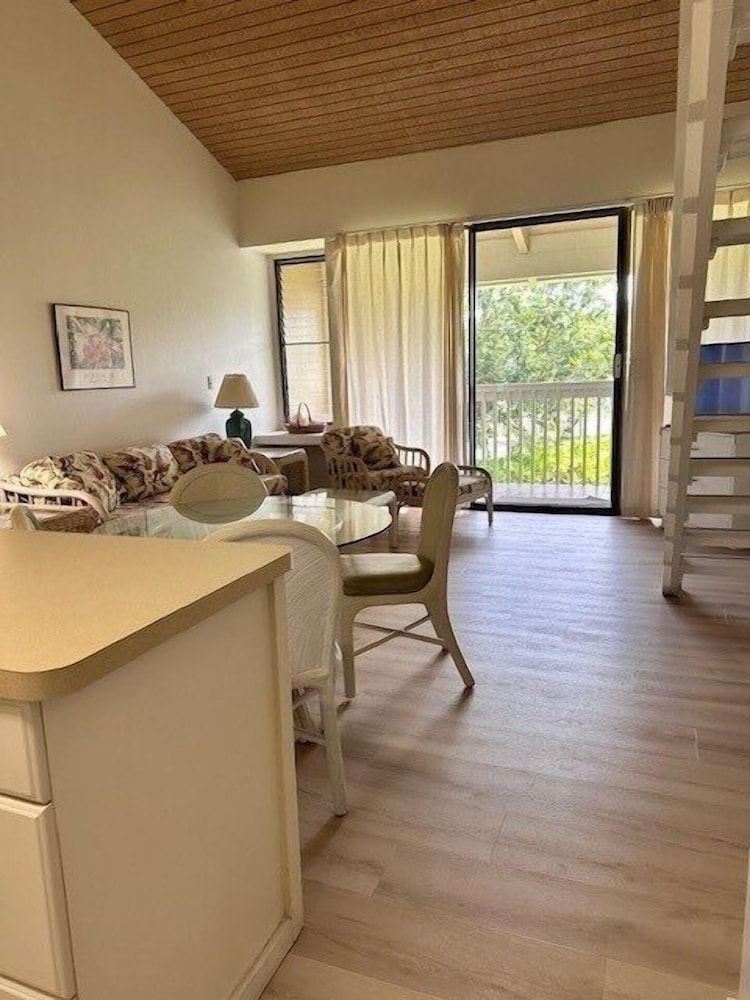 Condo, 1 Bedroom photo 2