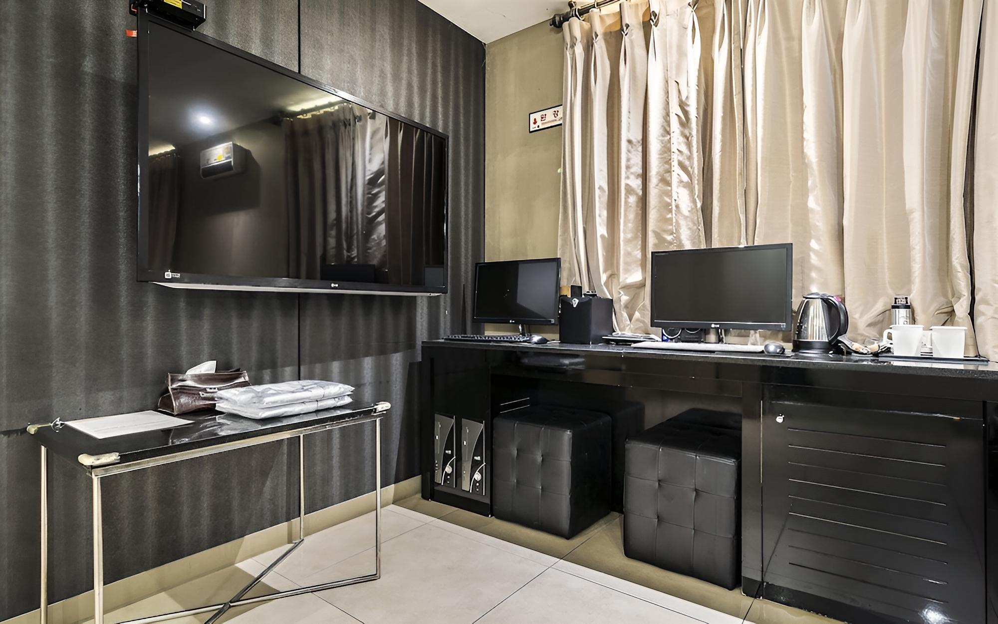 Room (Suite Massage Chair Room) photo 3