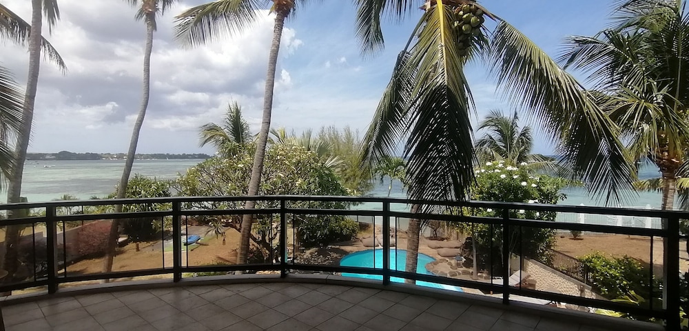 Romantic Room, Private Bathroom, Sea View photo 2