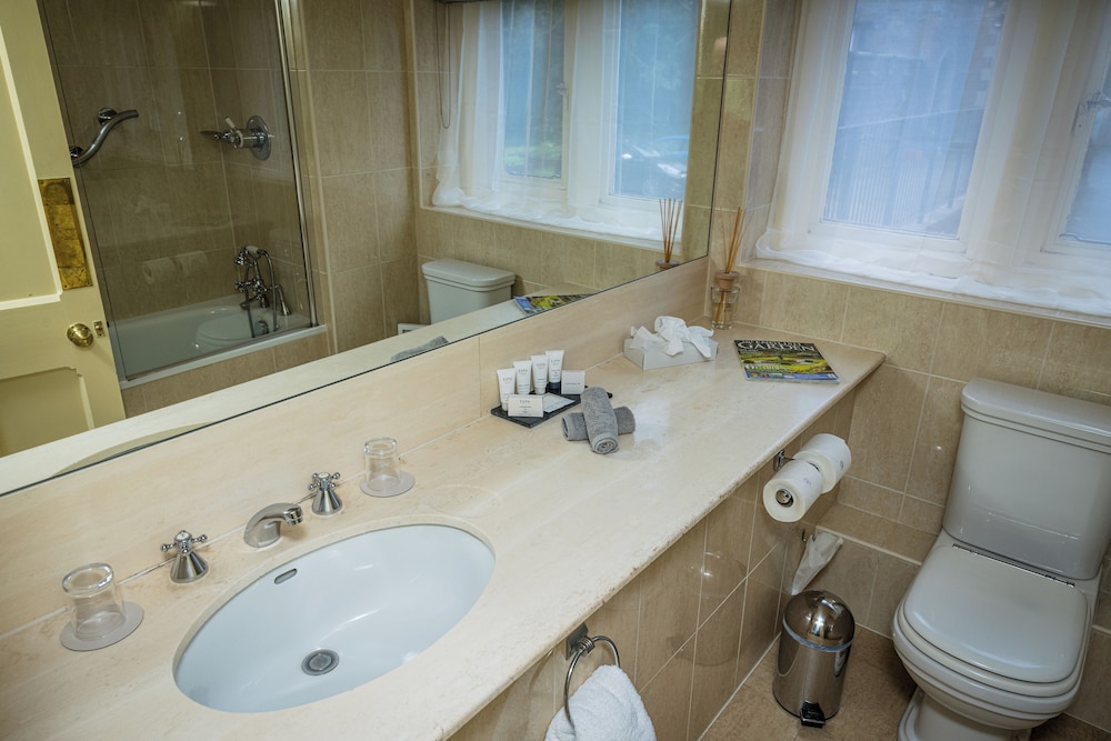 Traditional Suite photo 3