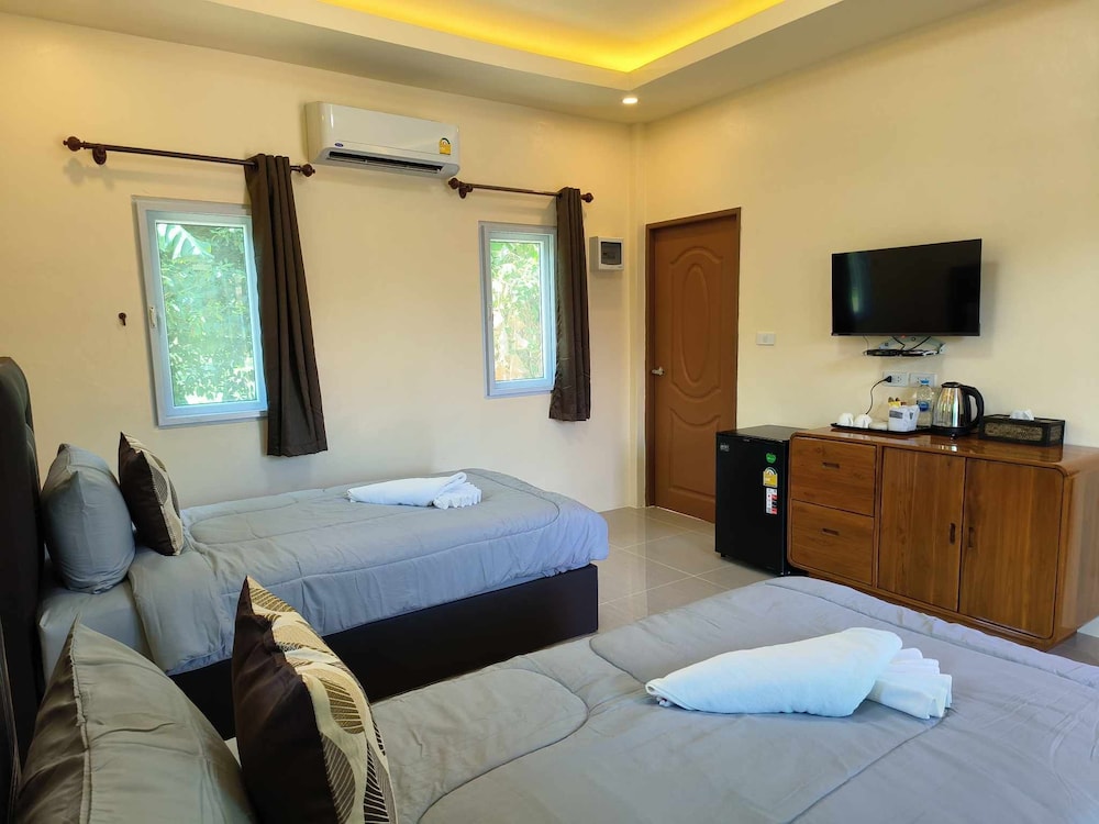 Deluxe Twin Room, 2 Twin Beds, Non Smoking, Sea View - Photo 5