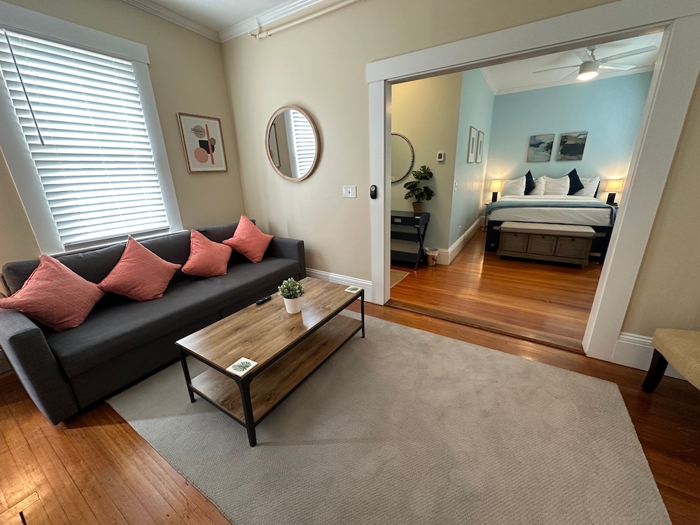 Apartment photo 1