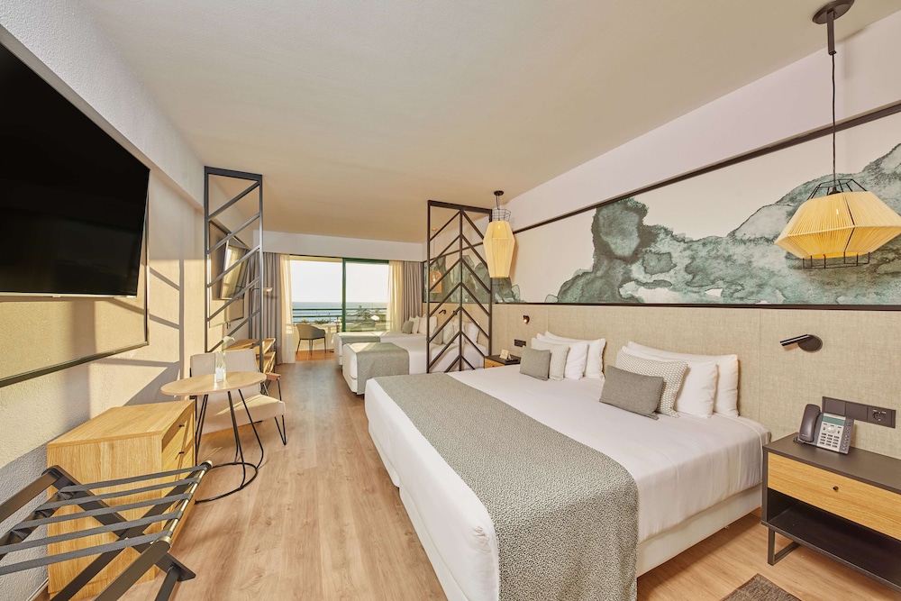 Family Room, Partial Ocean View (2 Adults + 1 child)