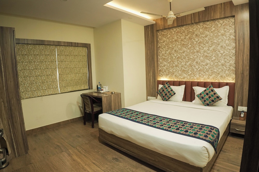 Executive Room, City View