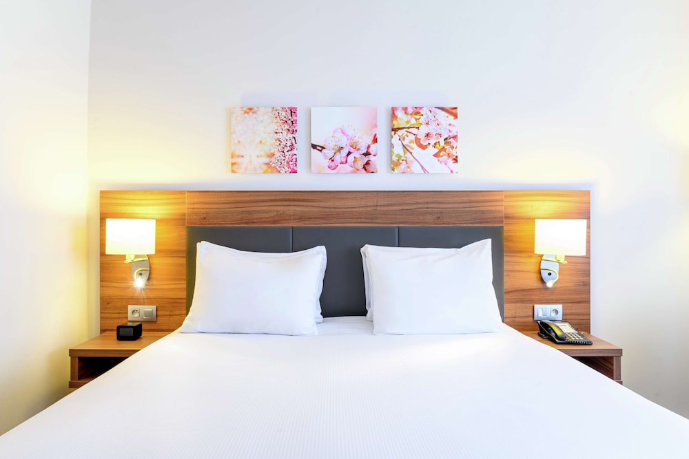 King Room with Garden View