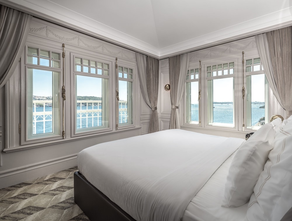 Penthouse Bosphorus Suite