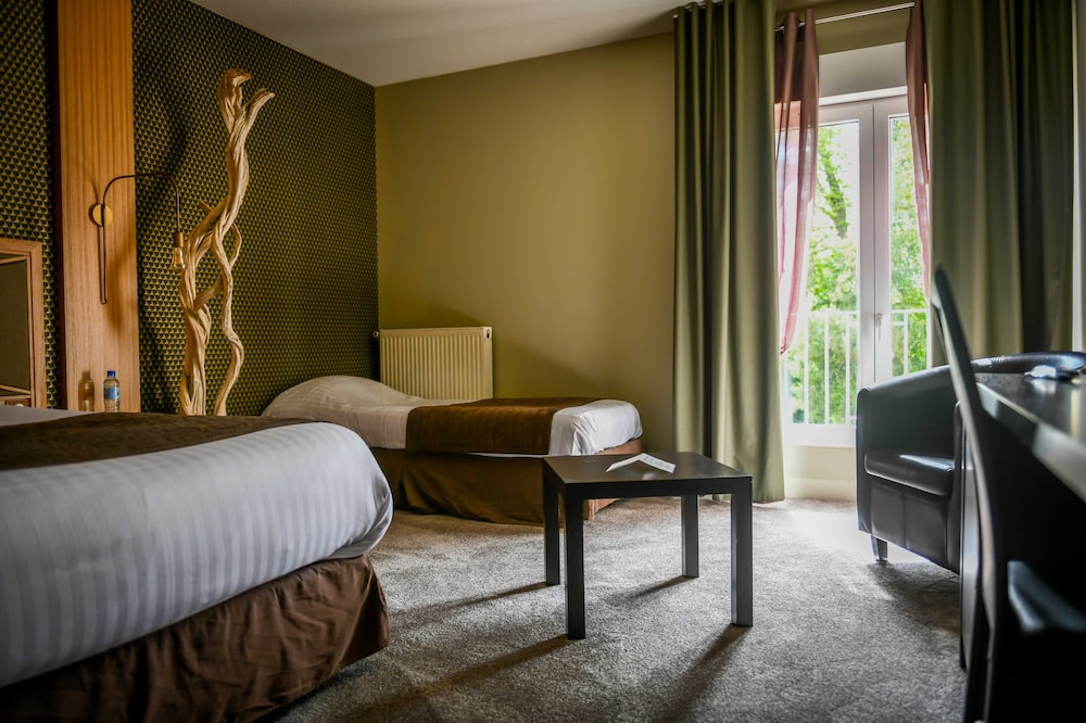 Comfort Room, 1 Queen Bed with Sofa bed (Pavillon) photo 3