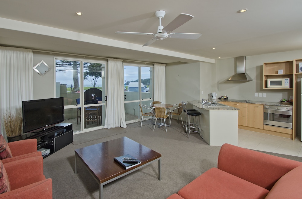 Apartment, 2 Bedrooms, Partial Sea View photo 1