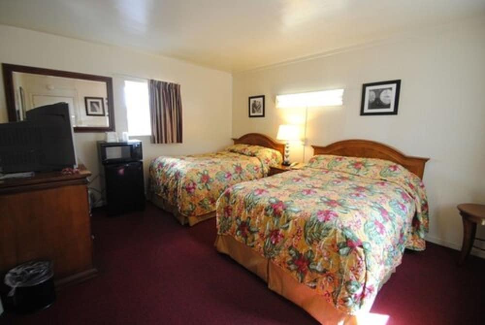 Basic Room, 2 Double Beds photo 1