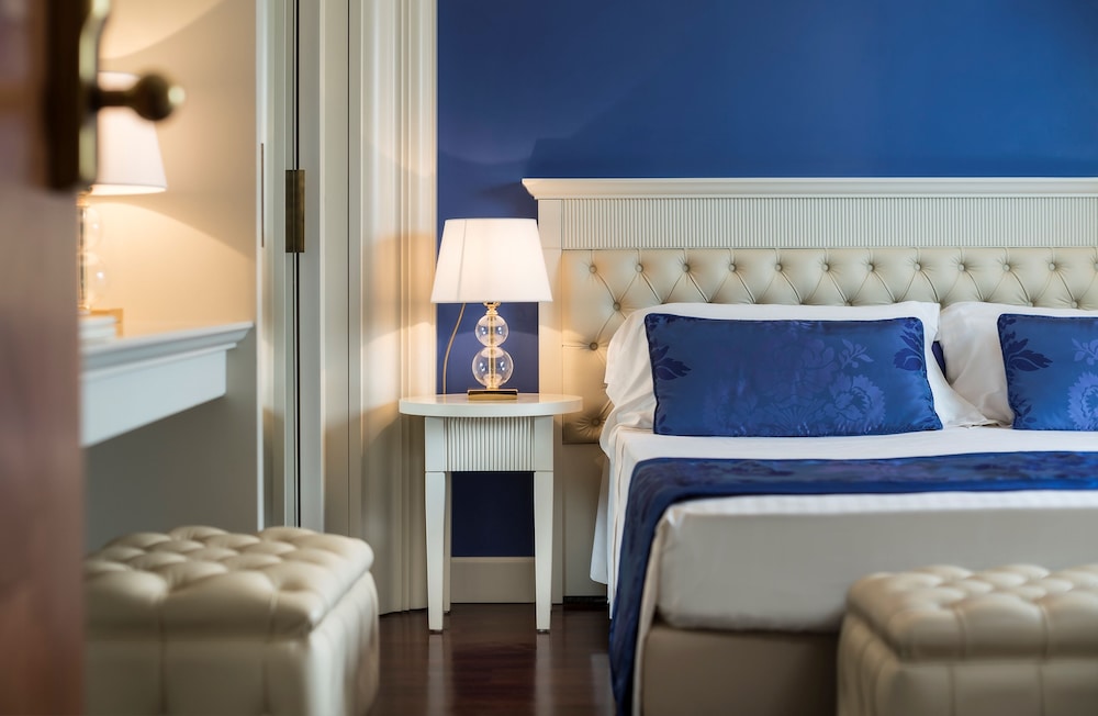 Premium Double or Twin Room - Photo 2