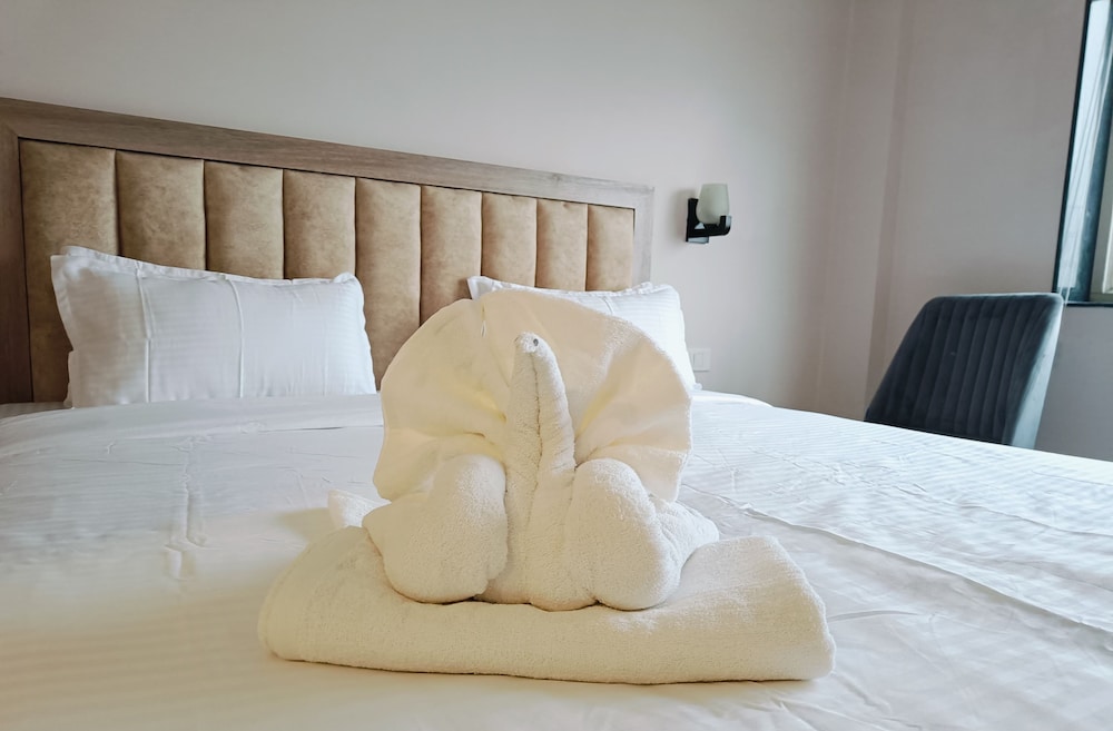 Deluxe Double Room, Garden View