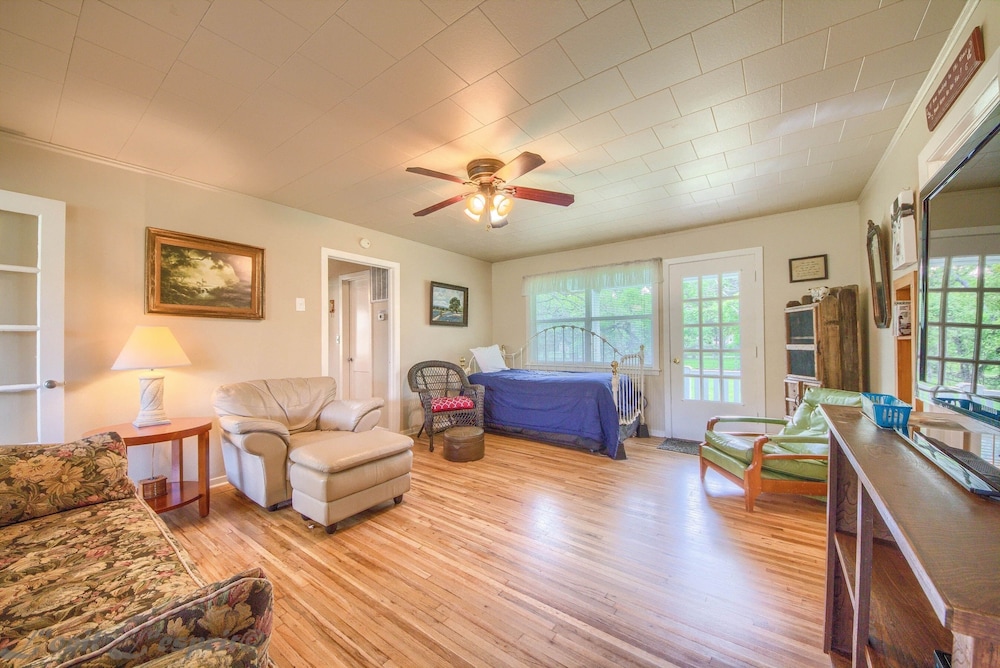 House, 1 Bedroom