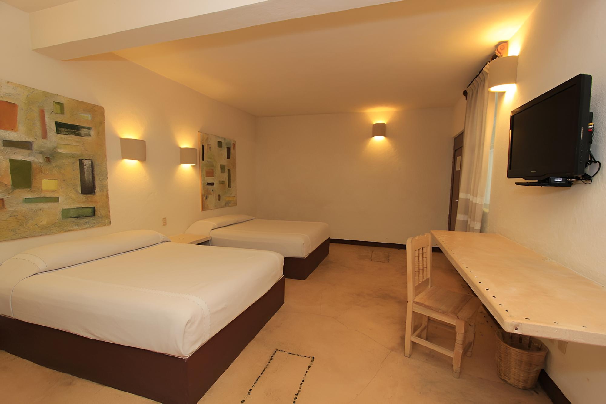 Double Room (with Sofa Bed) photo 3