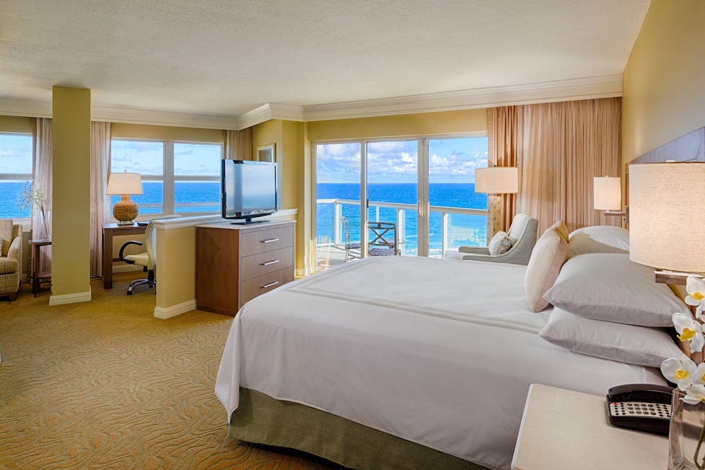 Executive Suite, 1 King Bed with Sofa bed, Oceanfront