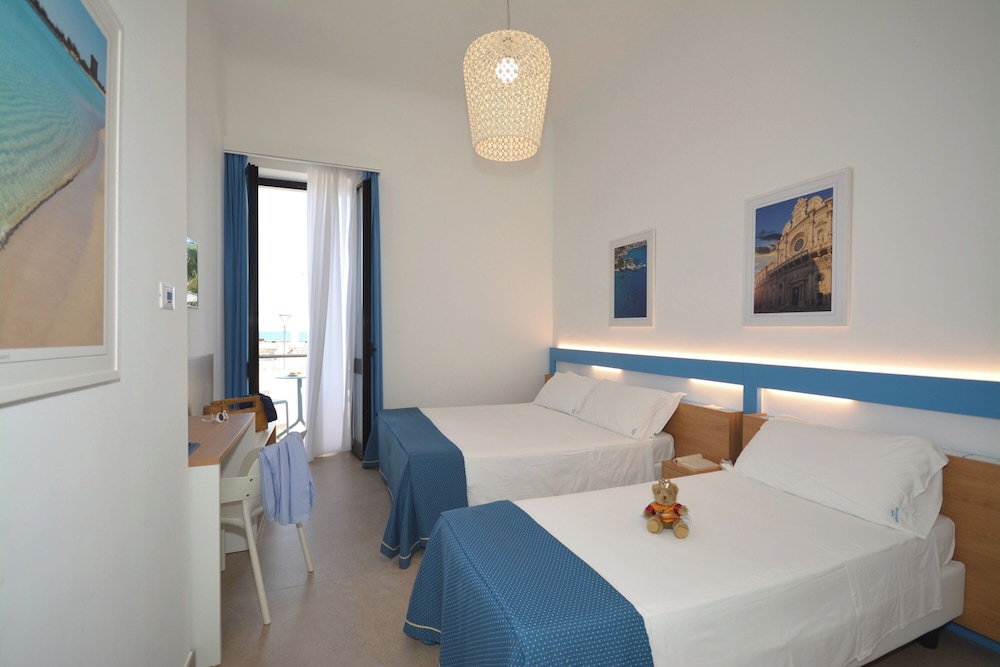 Triple Room, Balcony, Sea View photo 3