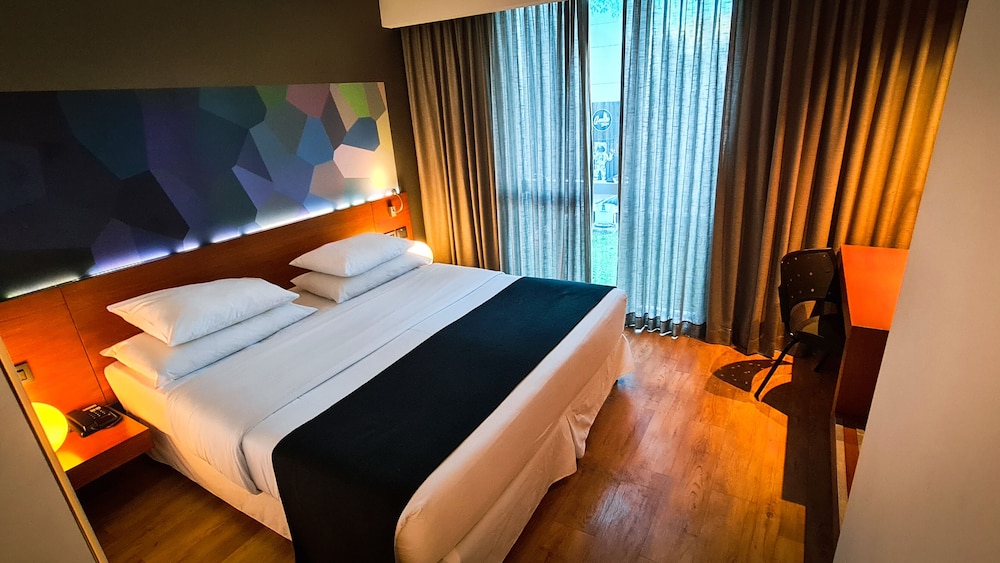 Standard Room, 1 Queen Bed