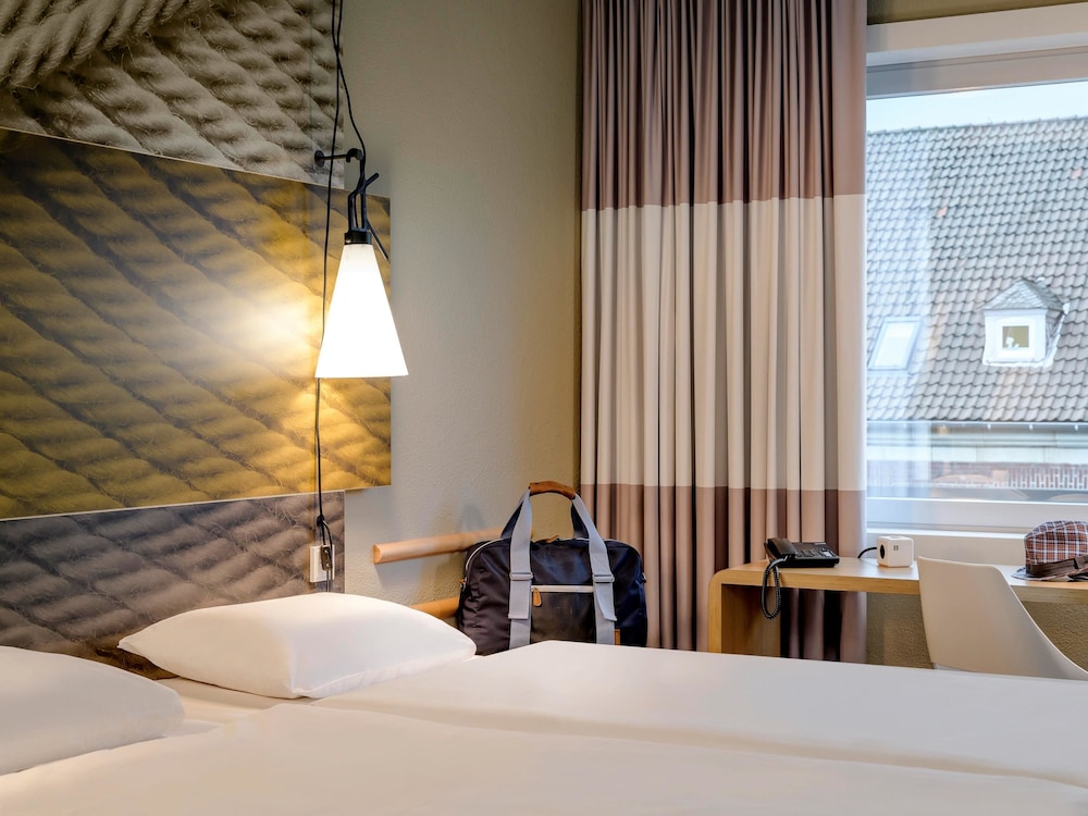 Standard Twin Room, 2 Twin Beds - Photo 6