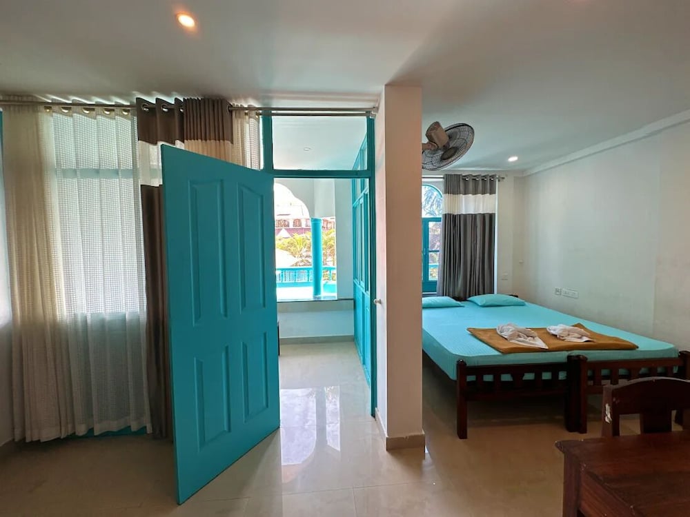 AC Standard Double Room with Balcony photo 3