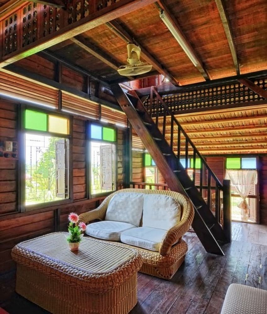 Family Room photo 3