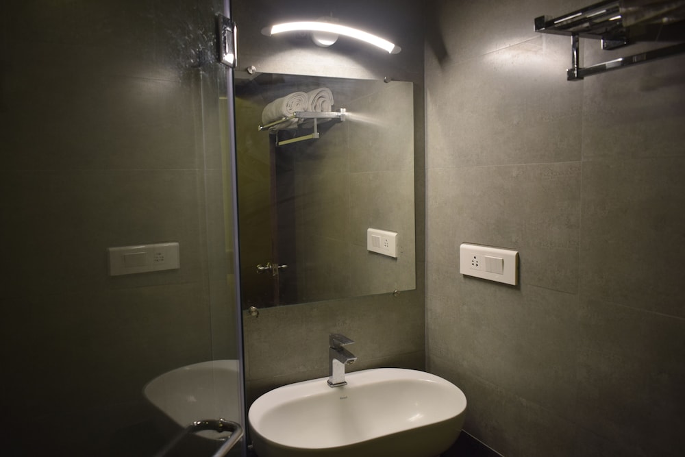 Deluxe Quadruple Room - Photo 2
