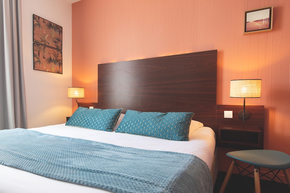 Double or Twin Room, 1 King Bed photo 2