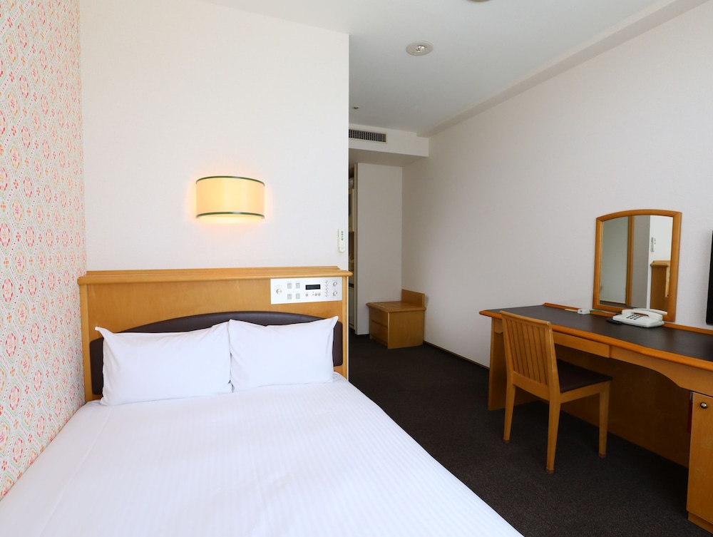 Semi Double Room - Non Smoking photo 2