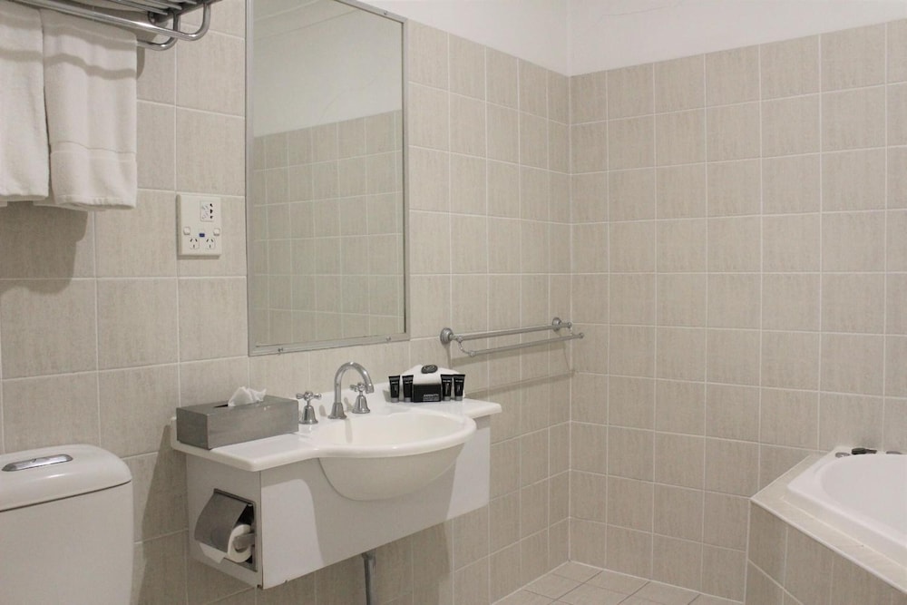 Twin Studio Suite, Accessible photo 2