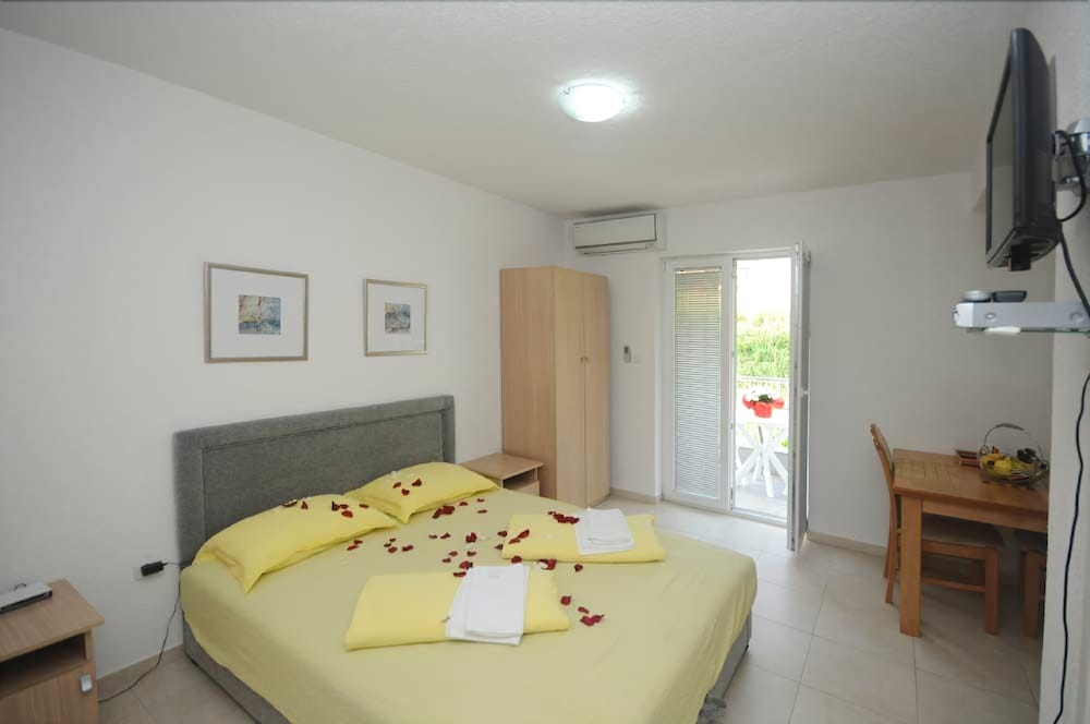 Apartment, 1 Bedroom, Sea View photo 1