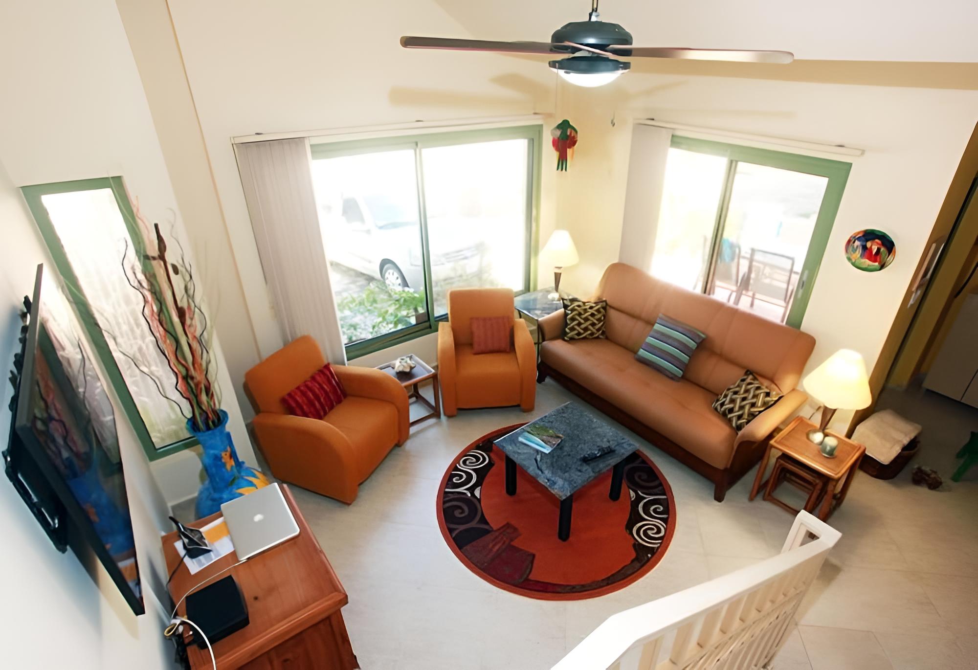 Villa photo 2