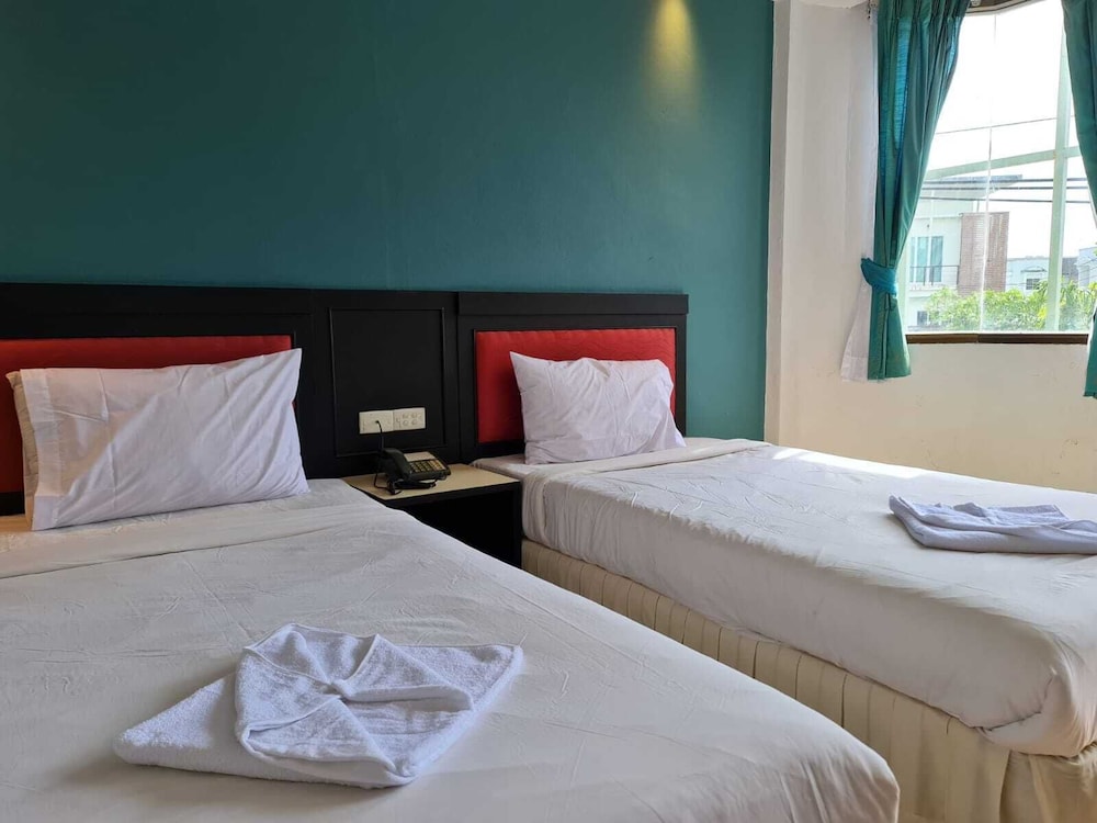 Deluxe Double or Twin Room - Photo 2