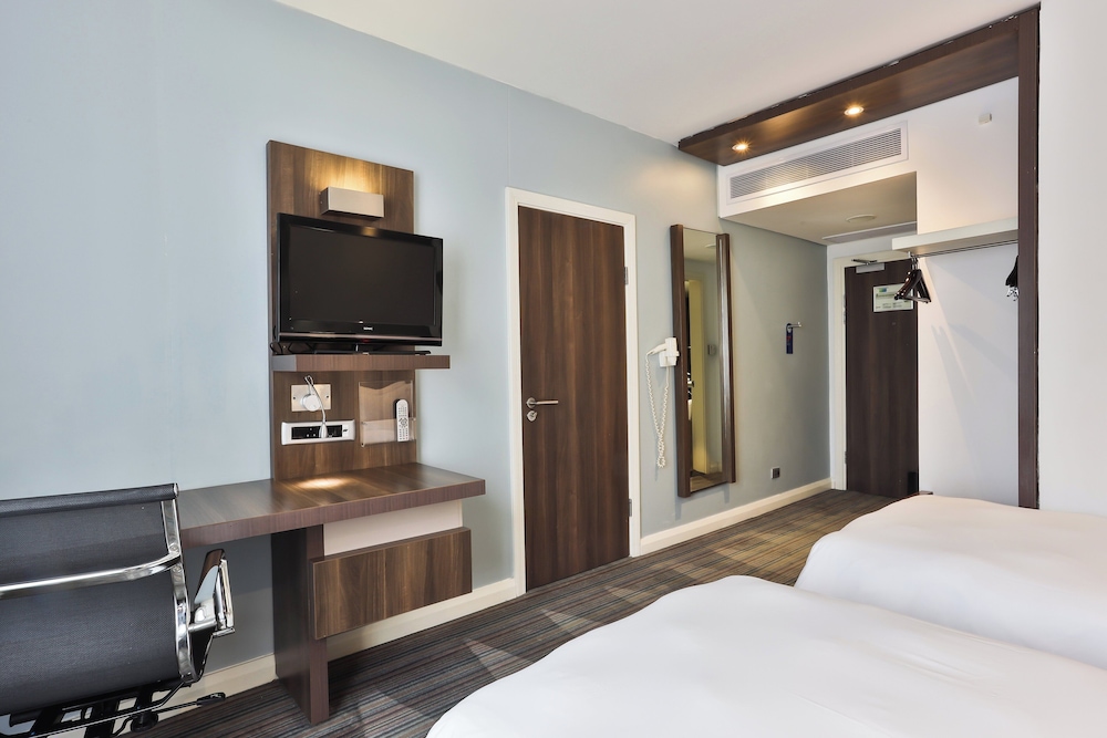 Standard Room, 2 Twin Beds - Photo 5
