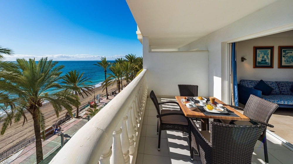 Premium Apartment, 1 Bedroom, Kitchen, Beach View thumbnail 5