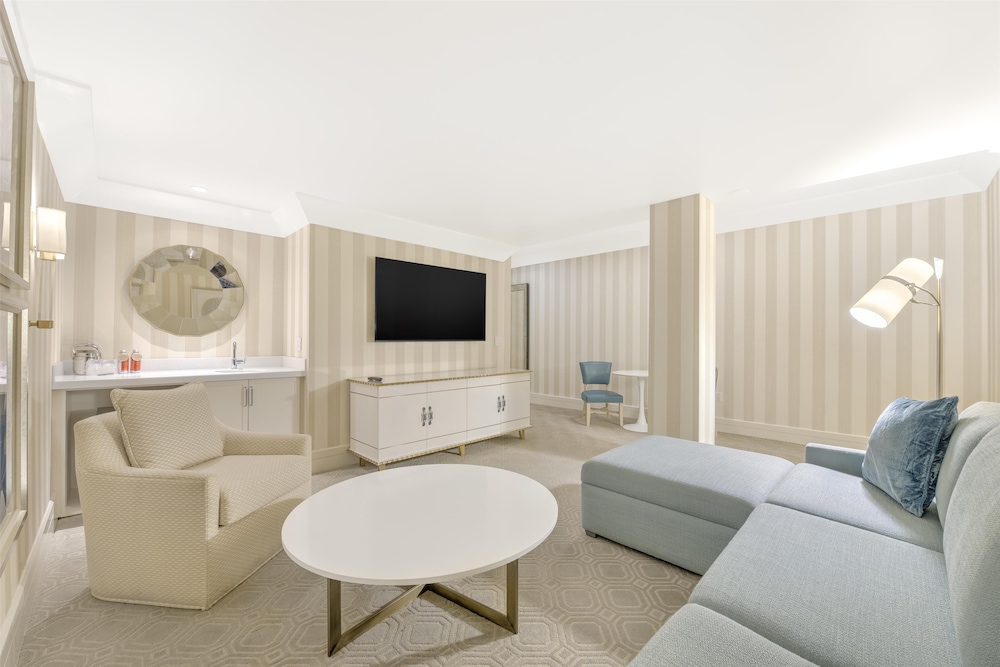 Beverly Hills Retreat Suite