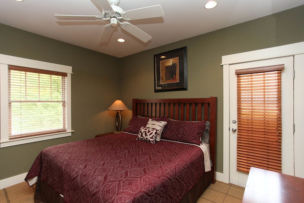 City House, 4 Bedrooms, Fireplace photo 1
