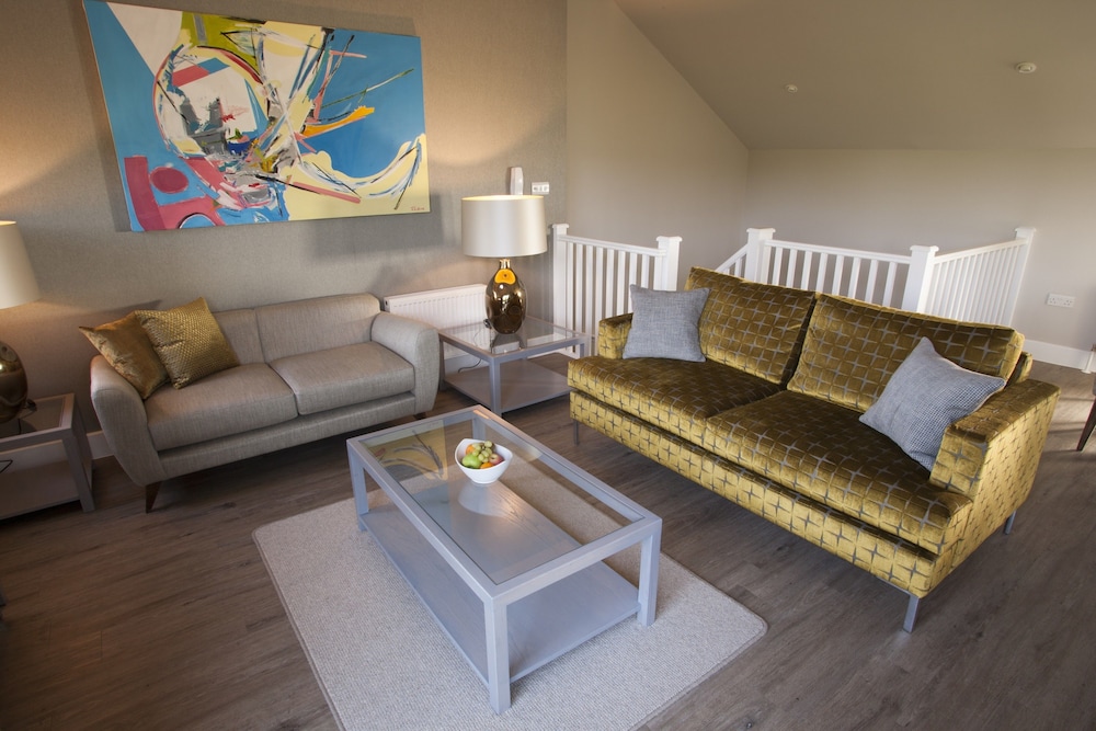 Family Townhome, 2 Bedrooms, 2 Bathrooms, Garden View photo 2