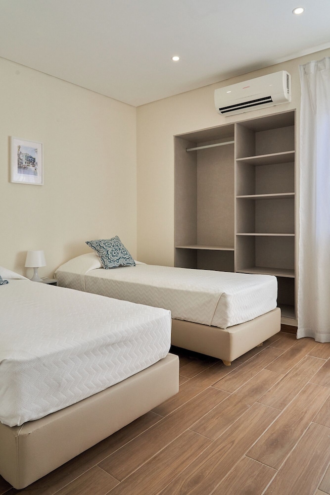 Deluxe Apartment photo 3
