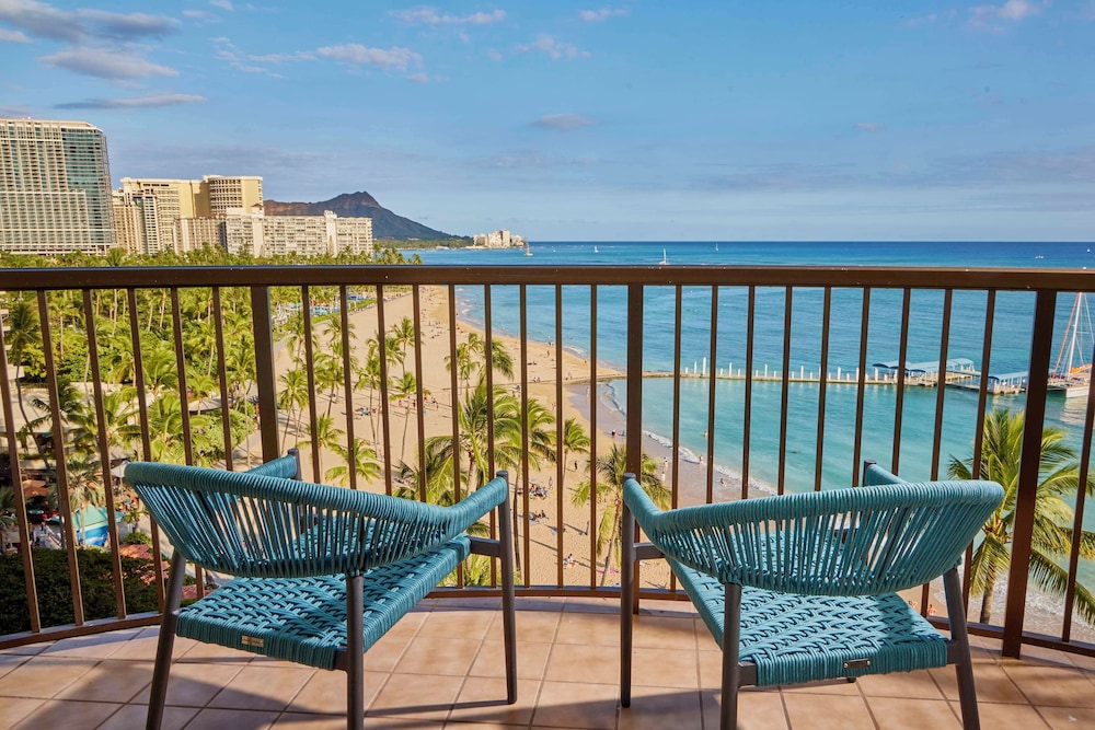Room, 1 King Bed, Accessible Bathtub, Hearing Accessible, Oceanfront (high Floor, Rainbow Tower, Ren