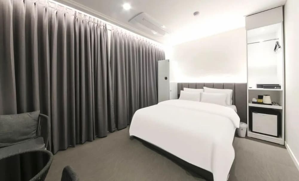 Deluxe Room - Photo 1