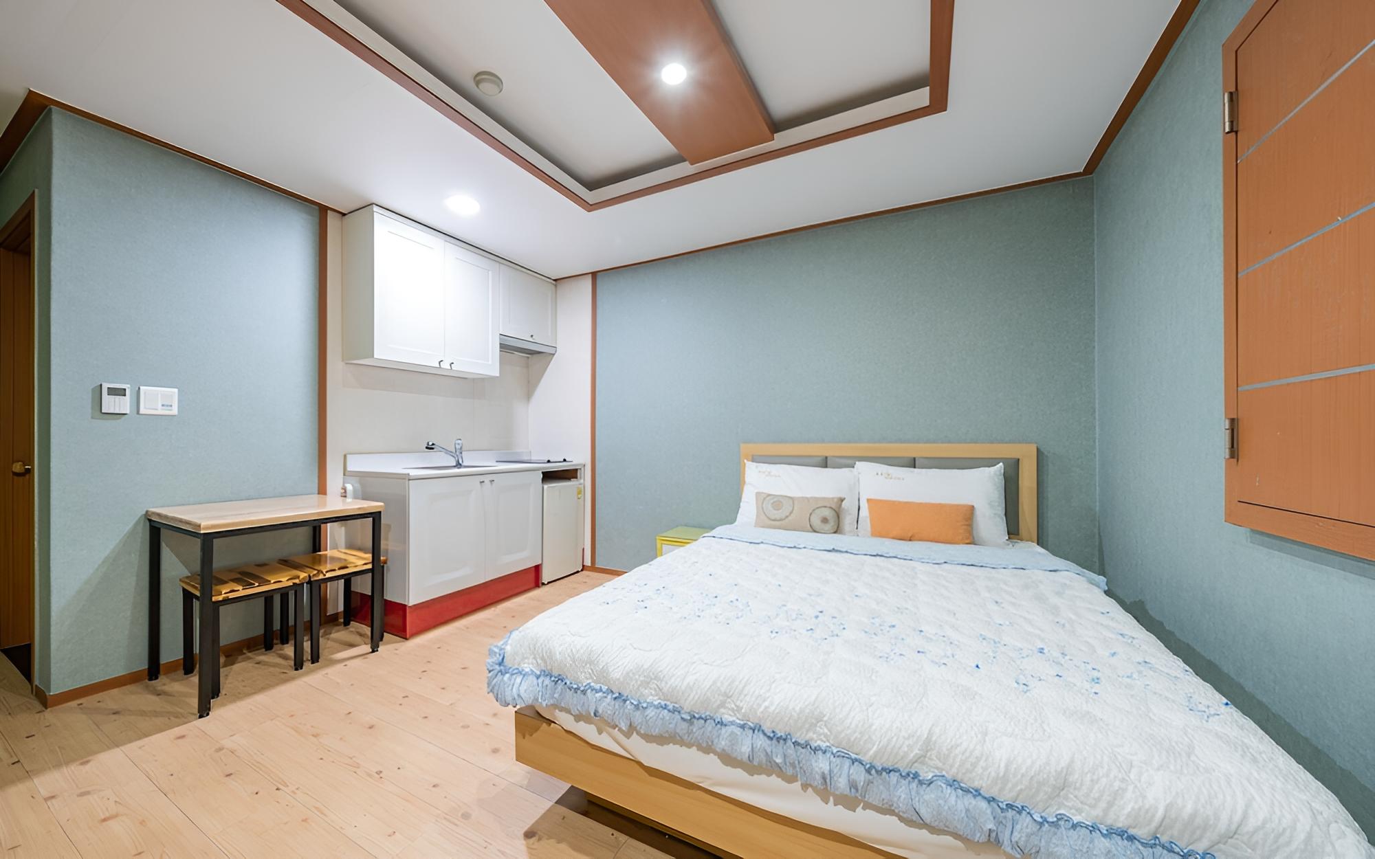 Room (Standard Bed Pension Type (Netflix)) photo 3
