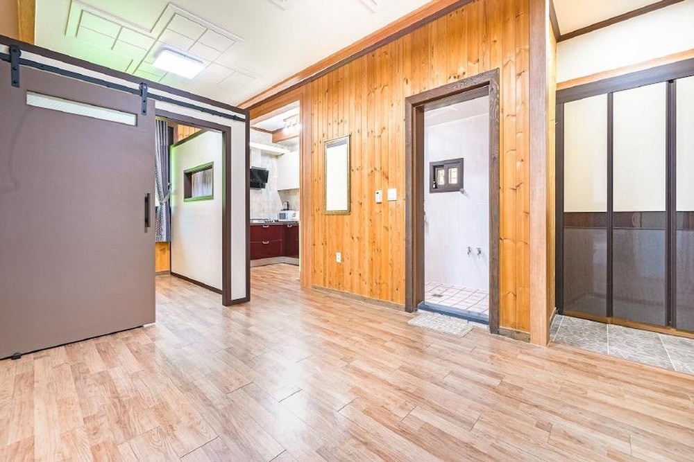 Basic Room, 1 Bedroom (C 102) - Photo 4